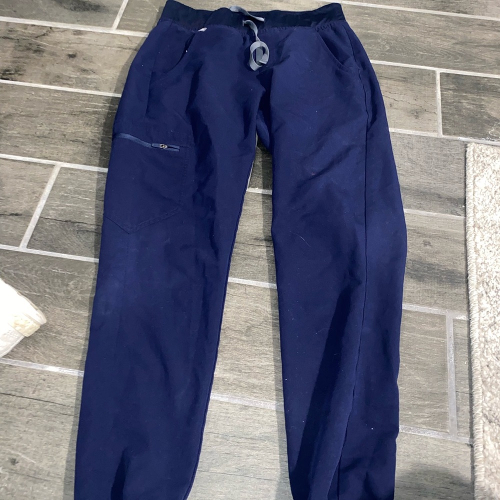 Figs XS navy joggers